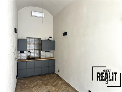 Pronájem obchodních prostor, 15 m² - 2