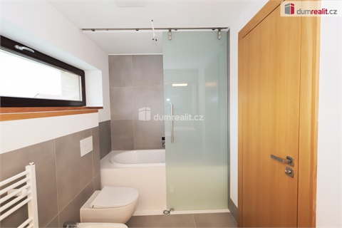 Prodej rodinného domu, 286 m² 18