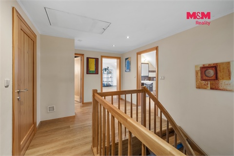 Prodej rodinného domu, 305 m² 10