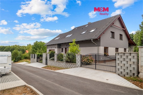 Prodej rodinného domu, 305 m² 0