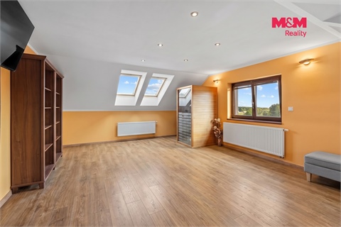 Prodej rodinného domu, 305 m² - 14