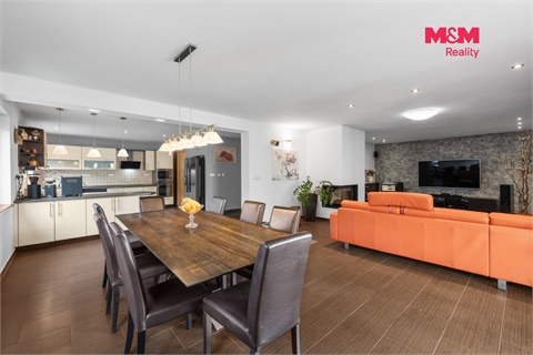 Prodej rodinného domu, 305 m² - 4