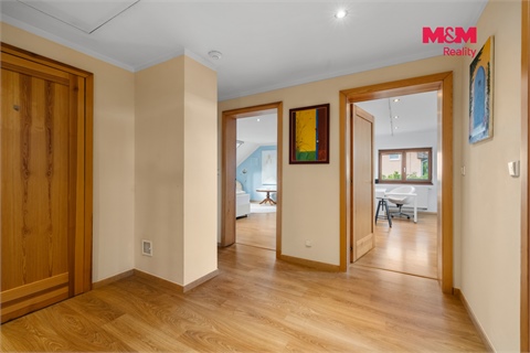 Prodej rodinného domu, 305 m² - 10
