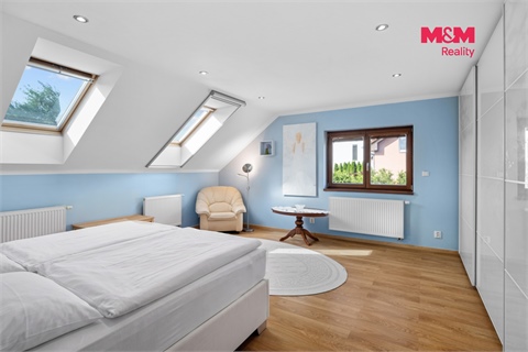 Prodej rodinného domu, 305 m² 12
