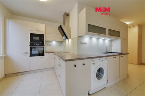 Pronájem bytu 3+1, 77 m² 0