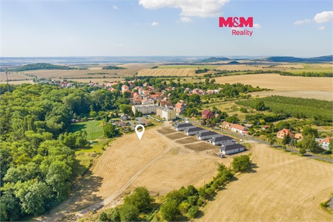 Prodej stavebního pozemku, 2 222 m² 0