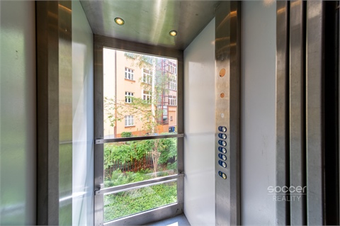Pronájem bytu 1kk, 82 m² 22