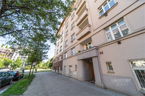Pronájem bytu 1kk, 82 m² - 24