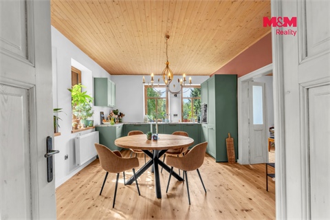 Prodej rodinného domu, 180 m² - 2