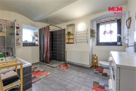 Prodej rodinného domu, 200 m² 18