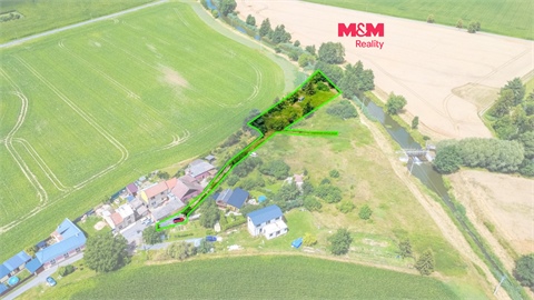 Prodej stavebního pozemku, 1 718 m² 0