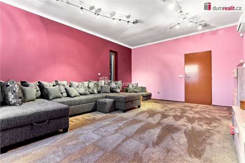 Prodej rodinného domu, 296 m² 14