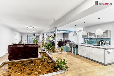 Prodej rodinného domu, 296 m² - 6
