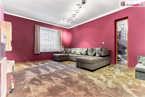 Prodej rodinného domu, 296 m² 12