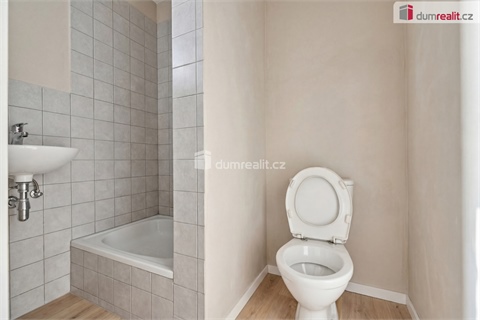 Prodej rodinného domu, 200 m² 10