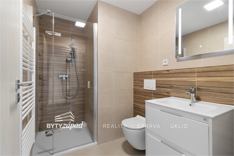 Pronájem bytu 1kk, 37 m² 0