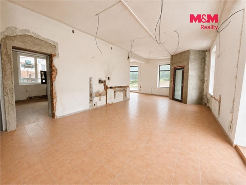 Prodej obchodních prostor, 153 m² - 2