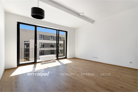 Pronájem bytu 1kk, 36 m² 2