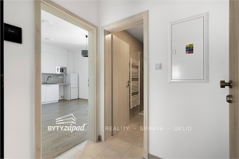Pronájem bytu 1kk, 25 m² 0