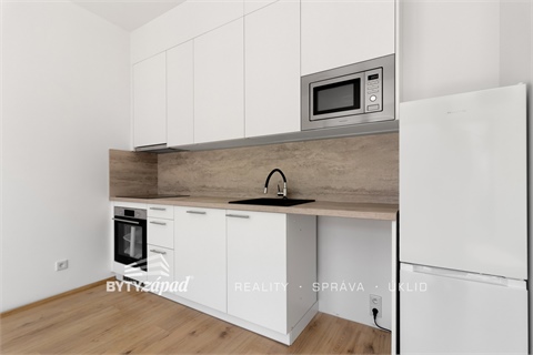 Pronájem bytu 2kk, 49 m² - 2