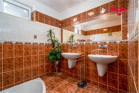 Prodej rodinného domu, 370 m² - 8
