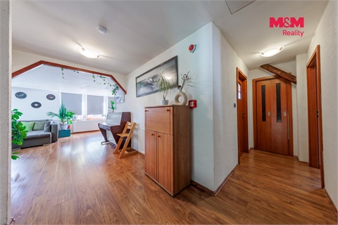 Prodej rodinného domu, 351 m² 10