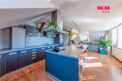 Prodej rodinného domu, 351 m² 2