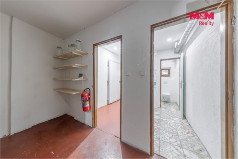 Prodej rodinného domu, 351 m² - 24