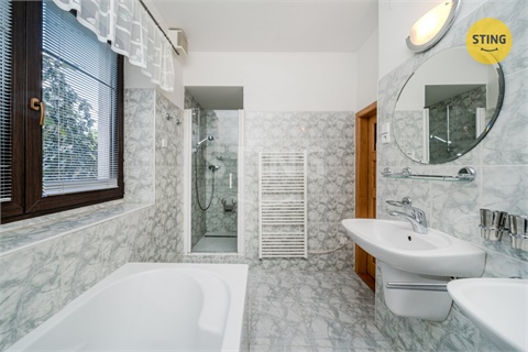 Prodej rodinného domu, 250 m² 10