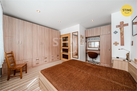 Prodej rodinného domu, 250 m² - 6