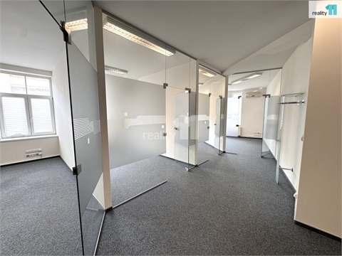 Pronájem kanceláře, 91 m² 0