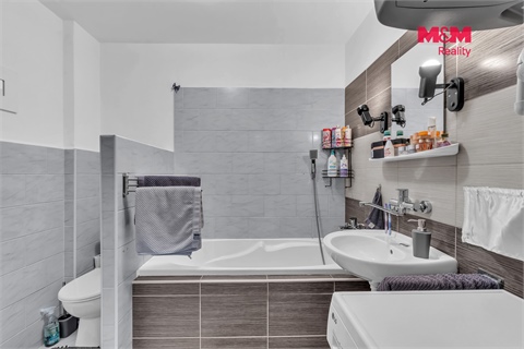 Prodej bytu 2+1, 66 m² - 12
