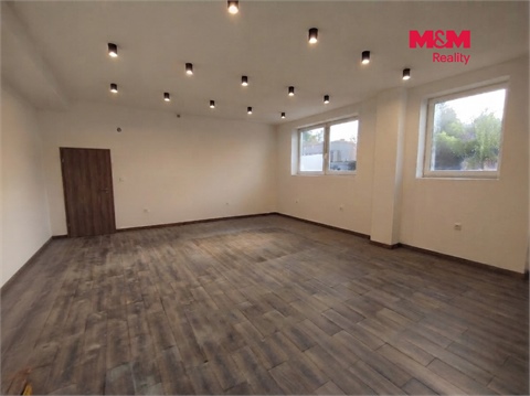 Pronájem obchodních prostor, 582 m² 2