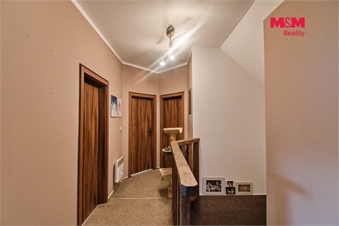 Prodej rodinného domu, 280 m² 20