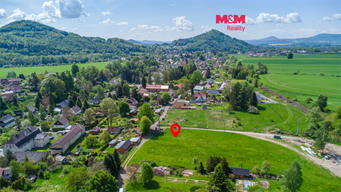 Prodej stavebního pozemku, 1 043 m² 0