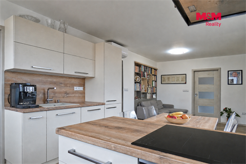 Prodej bytu 4kk, 67 m² 2