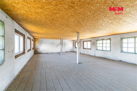 Prodej komerčního objektu, 1 300 m² 18