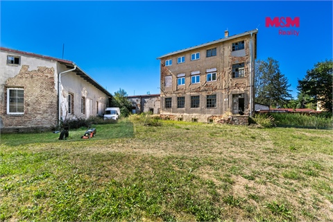Prodej komerčního objektu, 1 300 m² - 2