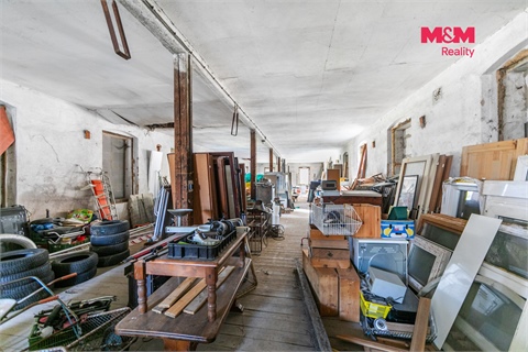 Prodej komerčního objektu, 1 300 m² 16