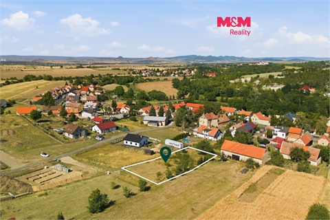 Prodej stavebního pozemku, 993 m² 0
