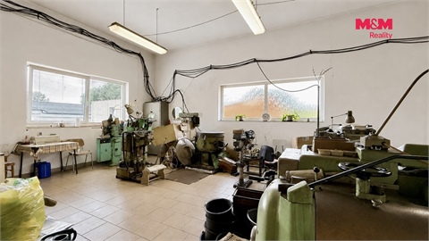 Prodej výrobního objektu, 400 m² 24