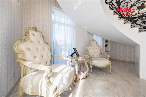 Prodej rodinného domu, 356 m² - 12
