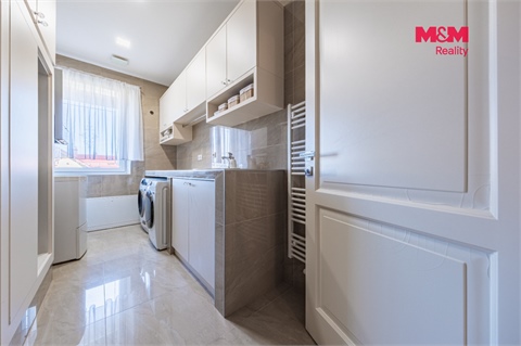 Prodej rodinného domu, 356 m² 28