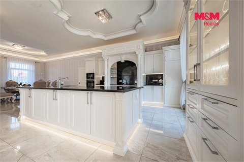 Prodej rodinného domu, 356 m² 6