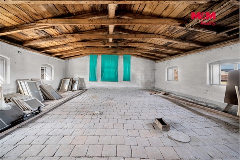 Prodej rodinného domu, 320 m² - 8