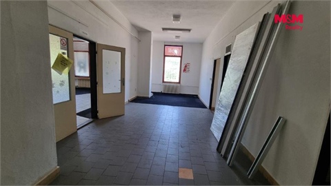 Pronájem obchodních prostor, 270 m² 2