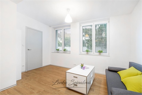 Prodej bytu 1kk, 62 m² - 2