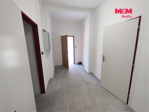 Pronájem obchodních prostor, 140 m² 8