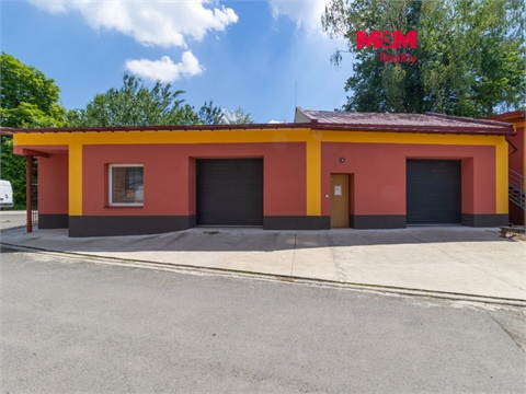 Pronájem obchodních prostor, 140 m² 0