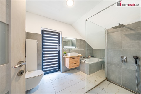 Prodej rodinného domu, 159 m² - 2